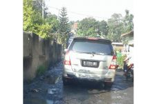 Jalan di Bogor Rusak...