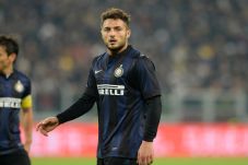 Juventus Bidik Bek Inter...
