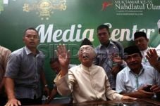 Gus Sholah Bantah Mundur...