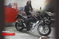 Honda CB150R StreetFire...