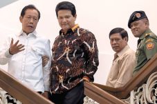 KPU Tunggu Keputusan...