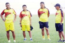 Tunggu Kepastian Grup
