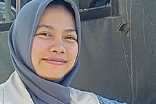Calon Tunggal versus...