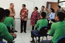 Sekolah Terbuka Berdiri...