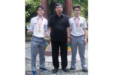 Juara IOAA 2015 Pilih...