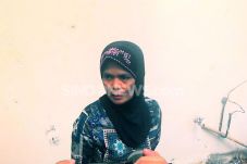 Lihat Pembunuh Anaknya,...