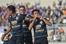 Arema Butuh Skuat Terkuat...