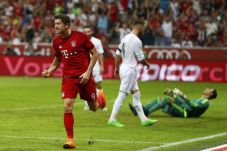 Lewandowski Incar Rekor...