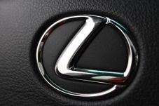 Lexus Akan Hadirkan...