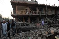 Bom Dahsyat Guncang...