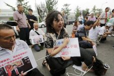 Kerabat Penumpang MH370...