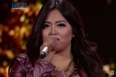 Penampilan Ajeng Dinilai...