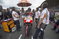 Dani Pedrosa Ogah Bantu...