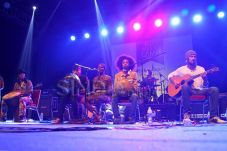 Iwan Fals Sukses Puaskan...