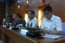 Tiga Menteri Hadiri...