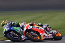 Rossi Cuek Dikalahkan...