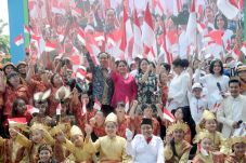 Jokowi Dongeng Rusa,...