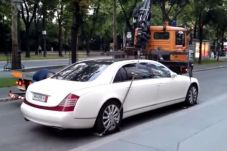 Maybach 62S Keberatan,...