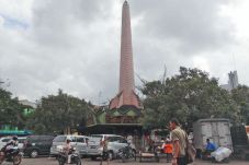 Bangunan Bersejarah...