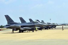 F-16 AS Terbang Perdana...