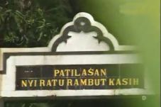 Nyai Rambut Kasih, Ratu...