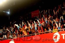 Lawan Lindaweni, Saina...