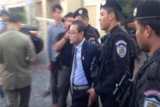 Dianggap Berkhianat,...