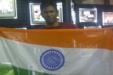 Bawa Bendera dari Singapura,...