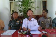 Soal Atribut PKI, Bupati...