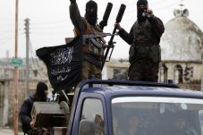 Al-Qaeda Bebaskan 7...
