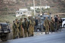 Tikam Polisi Israel,...