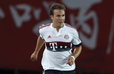 Hot News, Muenchen Persilahkan...
