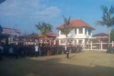 Napi Asing Ikuti Upacara...