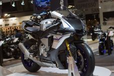 Yamaha YZF-R1 dan YZF-R1M...