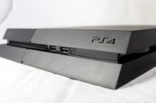 PlayStation 4 Masih...