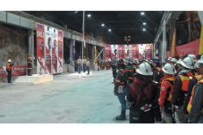 Di Kedalaman 1.600 Meter,...