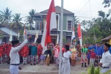 Kenakan Pakaian Jawa,...
