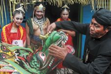 Warga Lereng Wilis Gelar...
