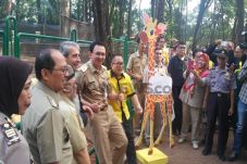 Ahok Beri Nama Sepasang...