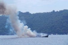 TNI AL Tenggelamkan...