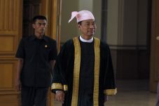 Dipecat Presiden Myanmar,...
