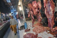 Harga Daging Meroket,...