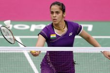 Gagal di Jakarta, Saina...