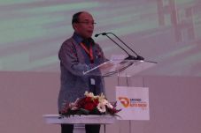 Industri Automotif Sangat...