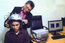 Ahli Tomografi Raih...