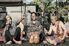 Atraksi Tradisional...