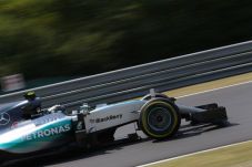 Gearbox Rusak, Rosberg...
