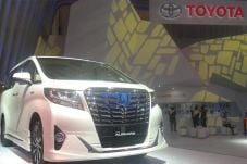 New Alphard Hybrid Tampil...