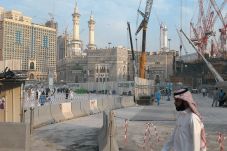 Tempat Tawaf Diperluas...