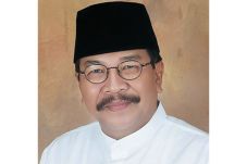 Soekarwo Raih Doktor...
